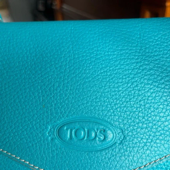 Tod's Corniche Wave East-West Small Shoulder Bag - Picture 5 of 10